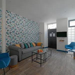 Atypical & Spacious Close To Beautiful Park Morceau Appartement
